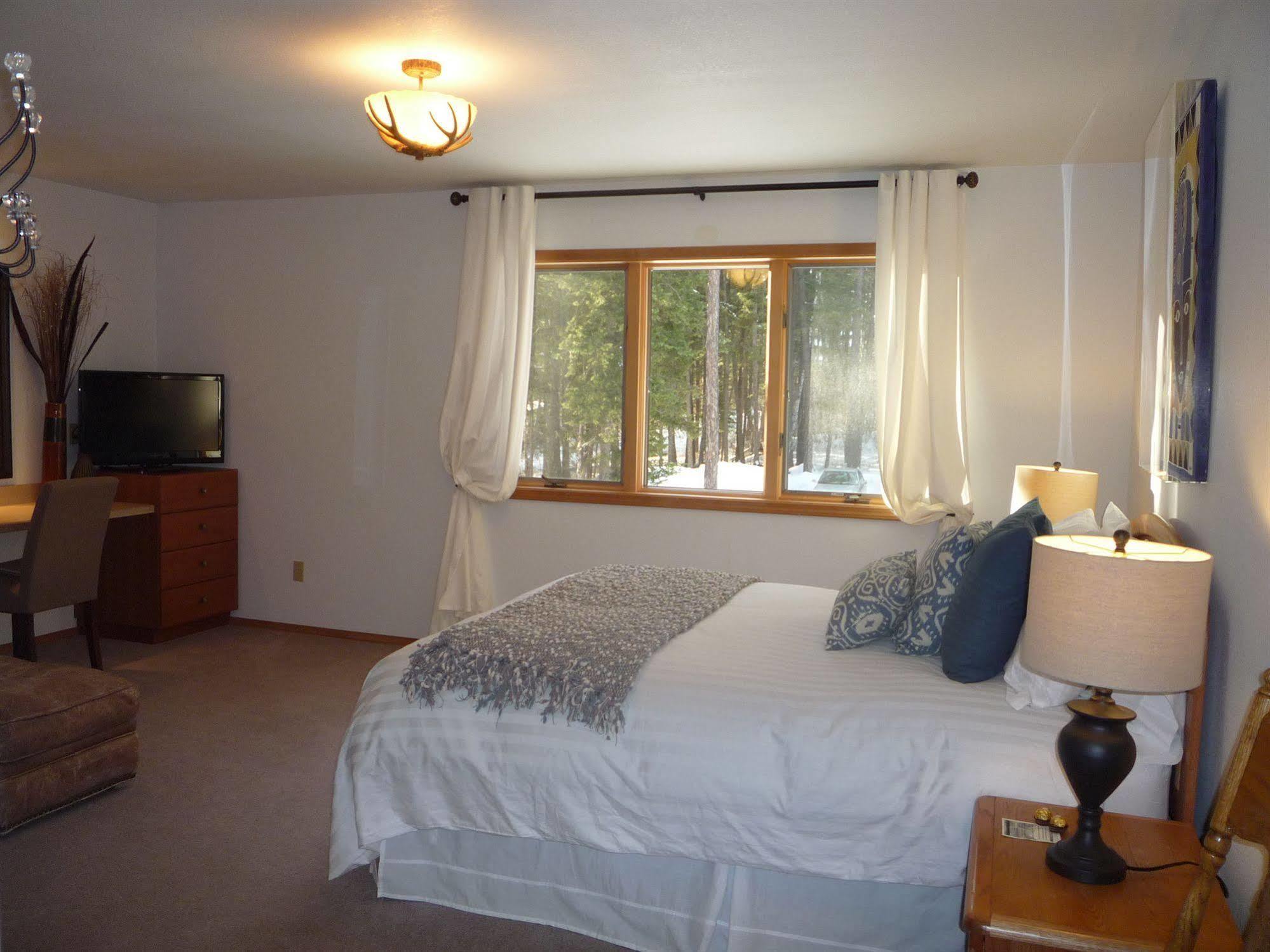 Meadow Lake View Bed And Breakfast Columbia Falls Exterior photo