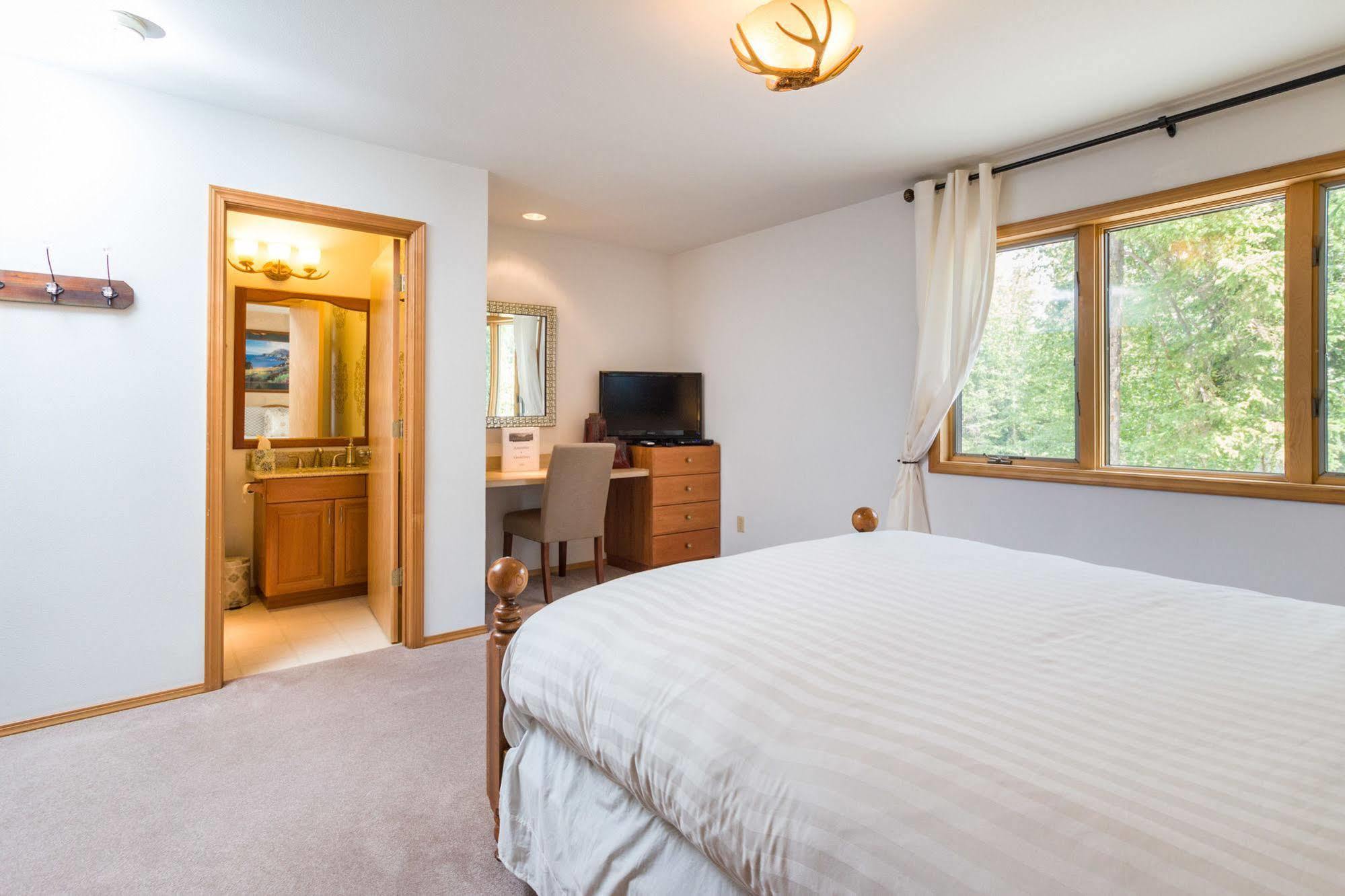 Meadow Lake View Bed And Breakfast Columbia Falls Exterior photo